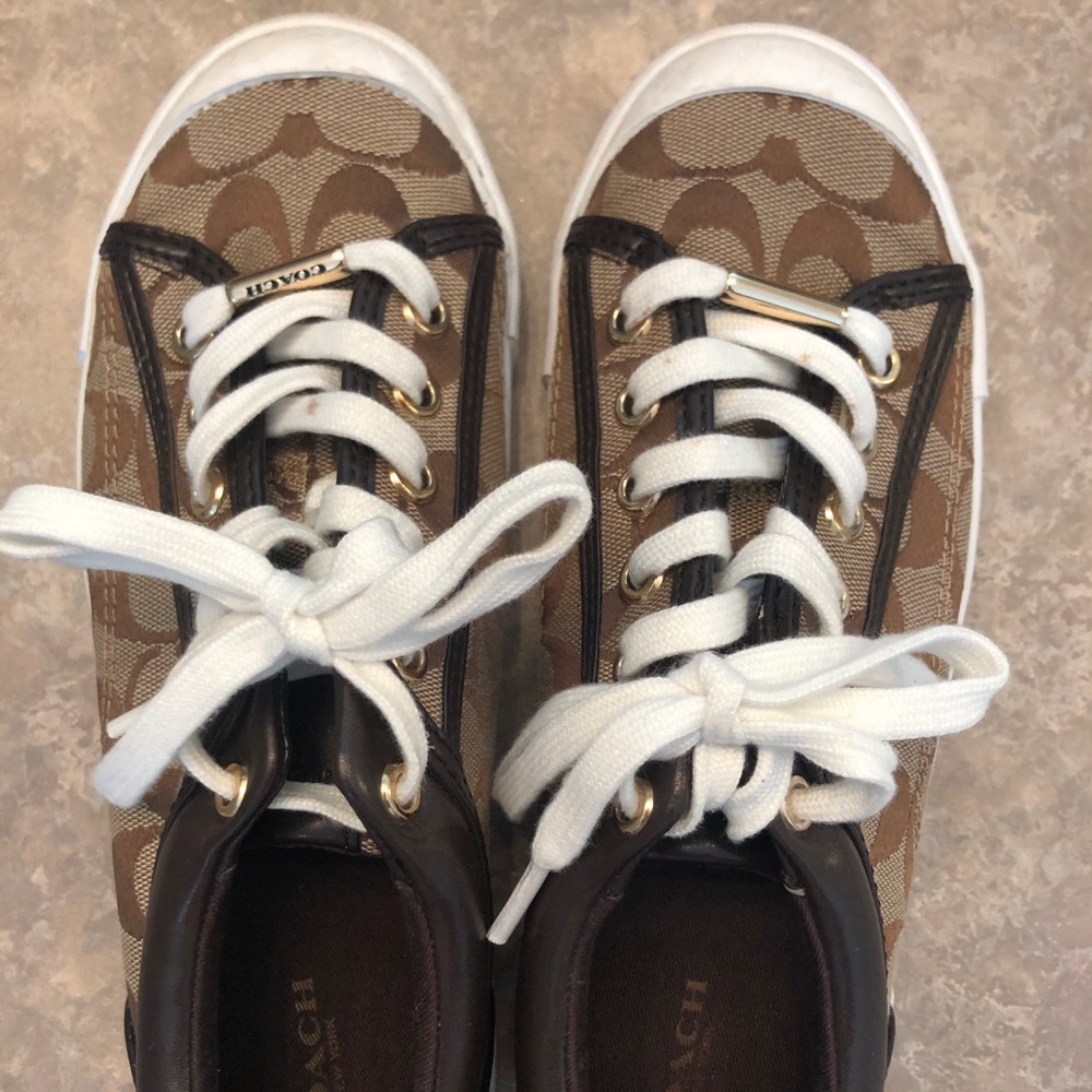 Coach sneaker size 7.5
